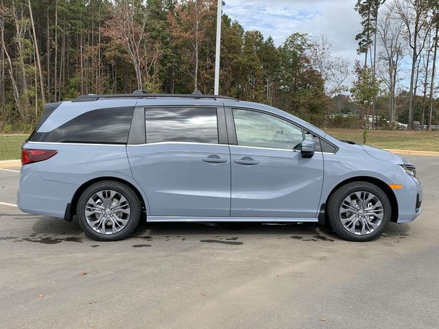 2025 Honda Odyssey Touring 11