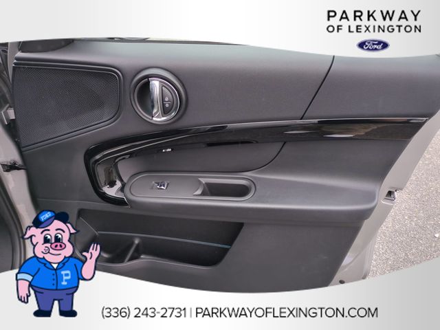 Used 2023 Silver MINI Signature image 33