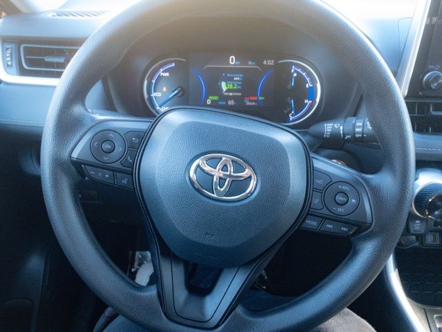 2024 Toyota RAV4 Hybrid XLE 17