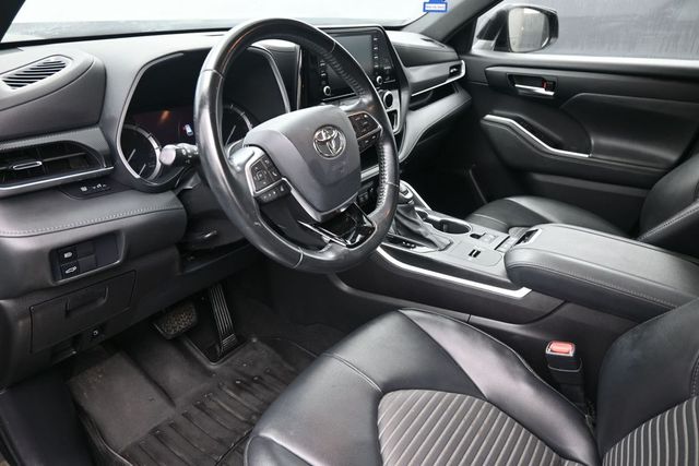 Used 2021 Toyota Highlander SUV