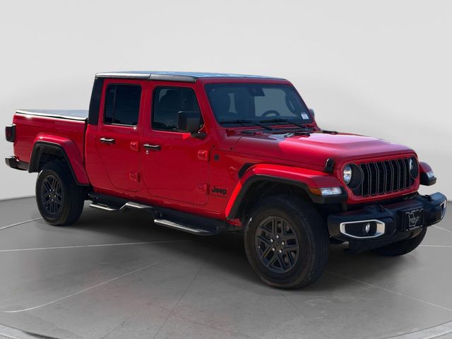 Firecracker Red Clearcoat 2024 Jeep Gladiator Sport Crew Cab 4WD Pickup Truck Four-Wheel Drive 8-Speed Automatic