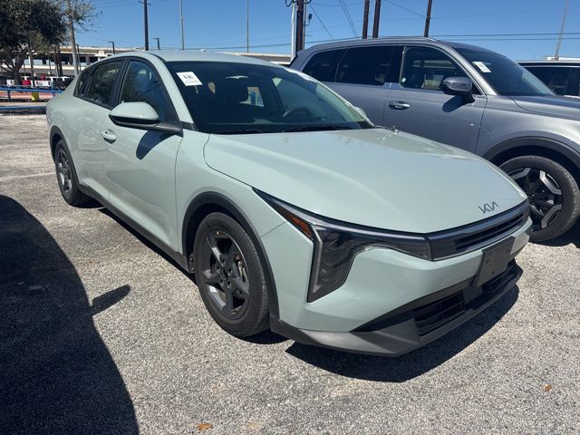 2025 Kia K4 LXS FWD
