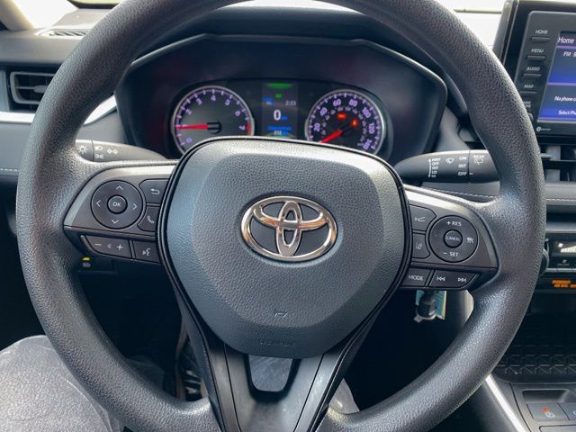 2022 Toyota RAV4 LE 16