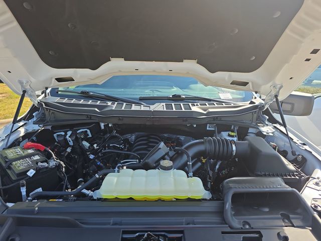Used 2025 Oxford White Ford XLT image 29