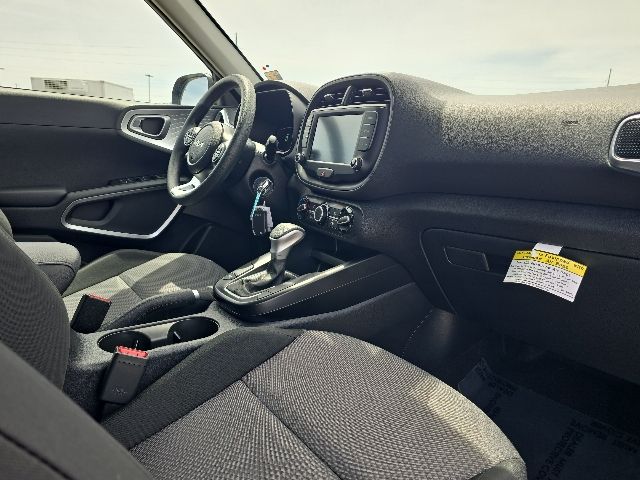 2025 Kia Soul LX:B02321