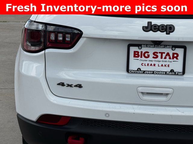 2025 Jeep Compass Trailhawk White at Legacy Ford