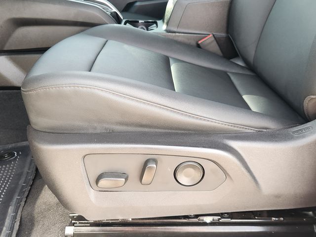 2025 Chevrolet Colorado Trail Boss White at AutoSavvy Houston Northwest