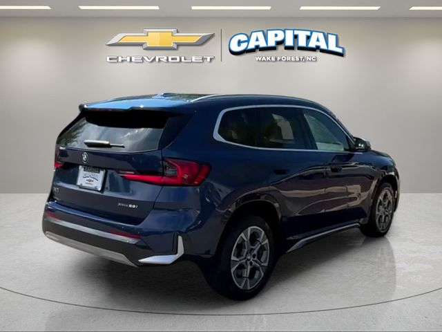 Used 2023 Blue BMW xDrive28i image 5