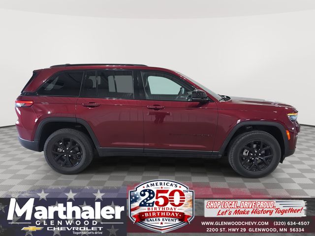 Velvet Red Pearlcoat 2025 Jeep Grand Cherokee SUV / Crossover Four-Wheel Drive 8-Speed Automatic