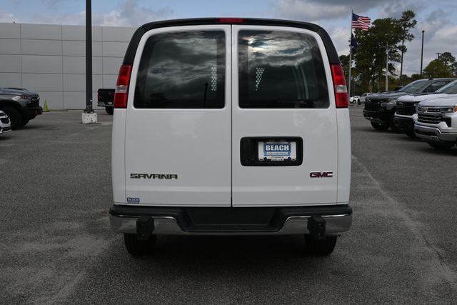 2023 GMC Savana 2500 Work Van photo