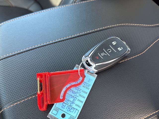 used 2021 Chevrolet Traverse car, priced at $29,574