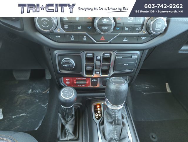2025 Jeep Gladiator Mojave photo 16