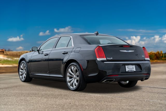 2018 Chrysler 300 Touring 5