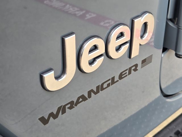 2024 Jeep Wrangler Sahara 10