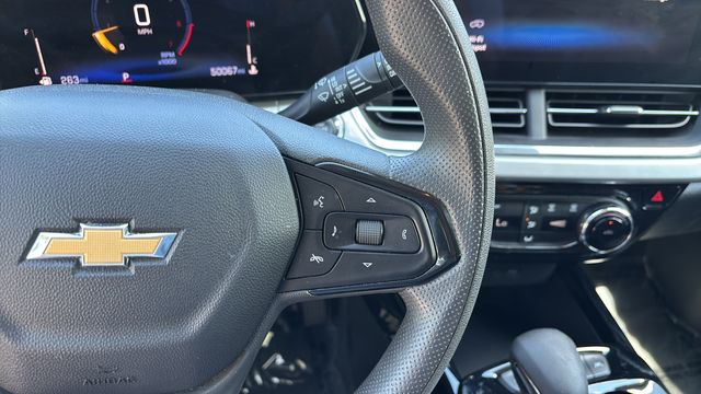 Used 2025 White Chevrolet LT image 24