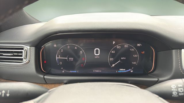 Used 2024 Black Jeep Base image 15