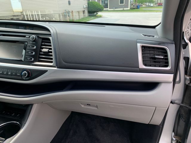 Used 2017 Toyota Highlander SUV