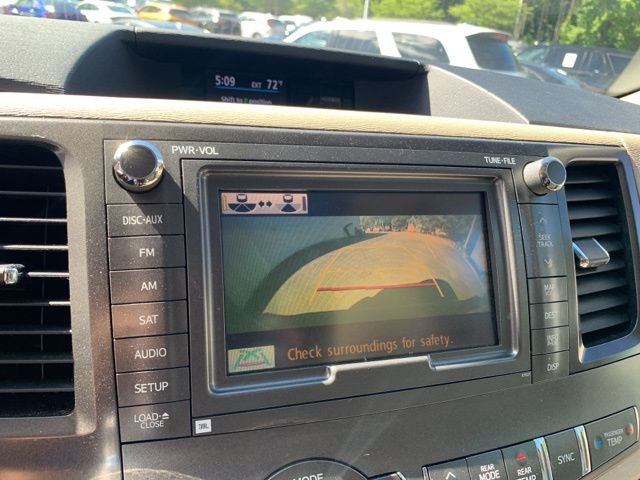 2012 Toyota Sienna XLE 7-Passenger Auto Access Se photo