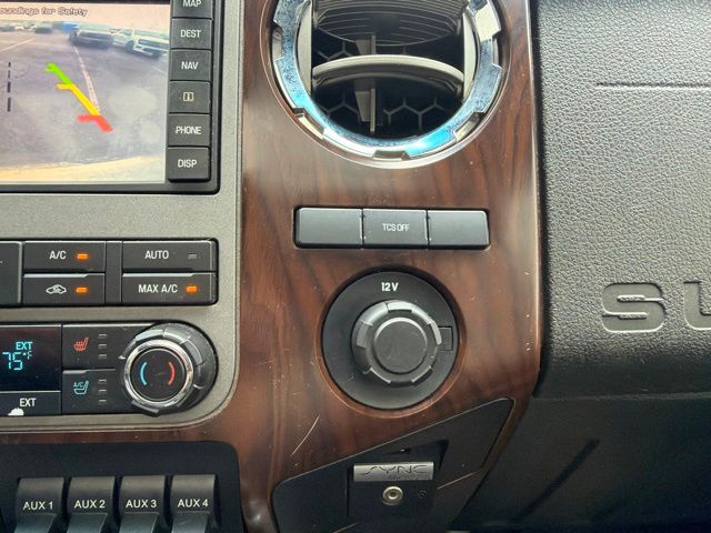 Used 2012 White Ford Lariat image 25