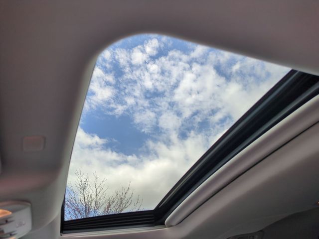 used 2022 Toyota Highlander car, priced at $32,771