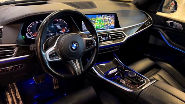 2021 BMW X7 M50i 10