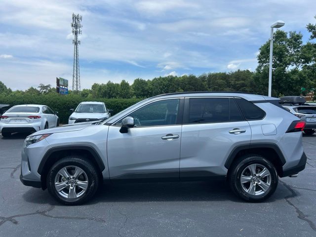 2024 Toyota RAV4 XLE - Photo 12