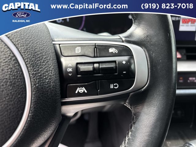 Used 2025 Black Kia EX image 24