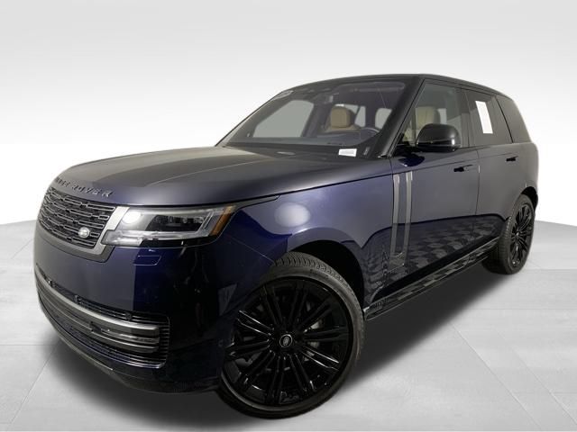 2023 Land Rover Range Rover SE 2