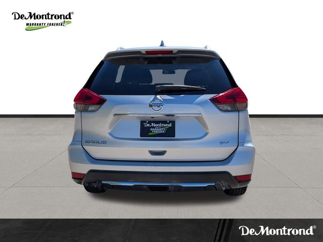 2017 Nissan Rogue SV - 5