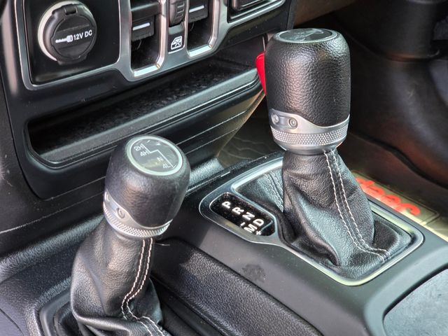 Used 2019 Gray Jeep Unlimited Sahara image 11