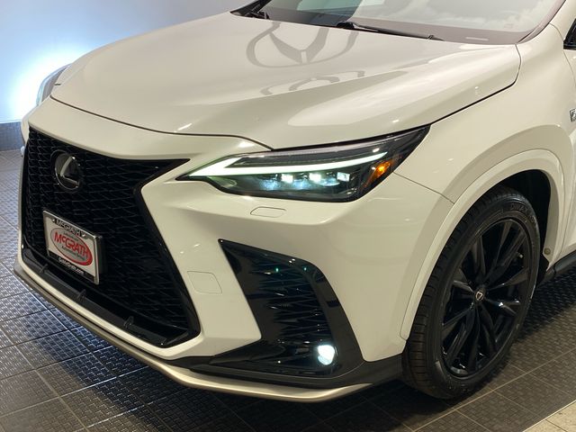 Used 2022  Lexus 350 F SPORT Handling image 7