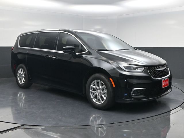 2026 Chrysler Pacifica Select - 3