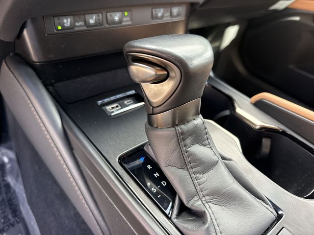 Used 2024 Lexus ES Sedan