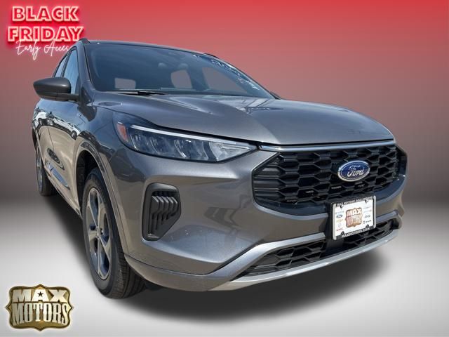 2024 Ford Escape ST-Line 2