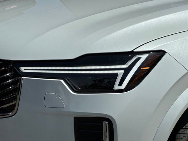 New 2026 Crystal White Pearl Volvo T8 Ultra image 7