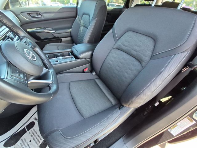 Used 2025 Super Black Nissan SV image 21