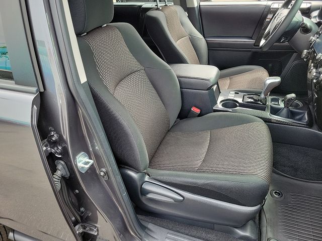 2023 Toyota 4Runner TRD Off-Road photo