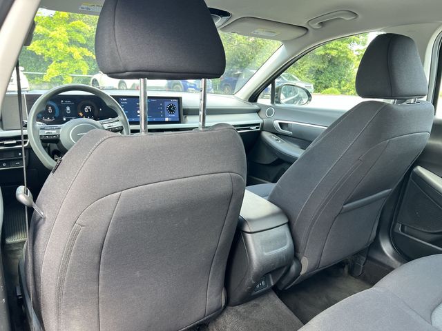 Used 2025 Black Hyundai SEL image 35