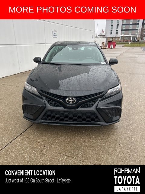 2021 Toyota Camry SE 2