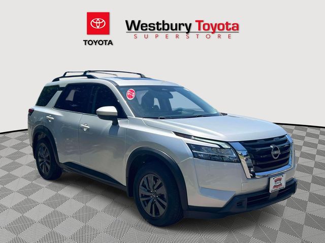 Brilliant Silver Metallic 2022 Nissan Pathfinder SUV / Crossover All-Wheel Drive 9-Speed Automatic