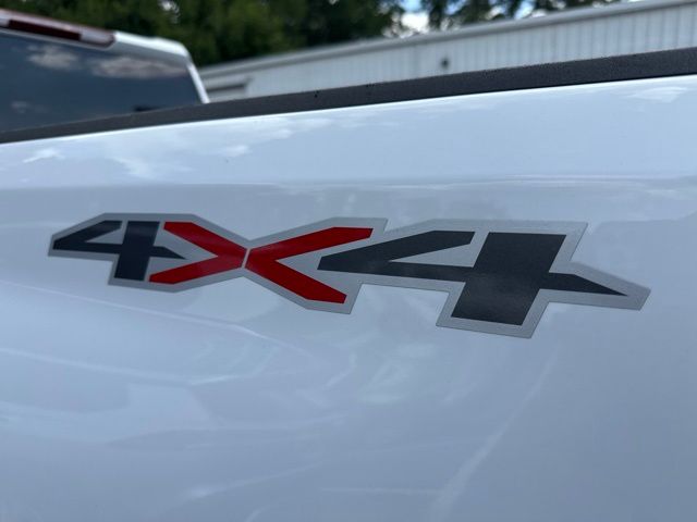 Used 2025 White Chevrolet LT image 5
