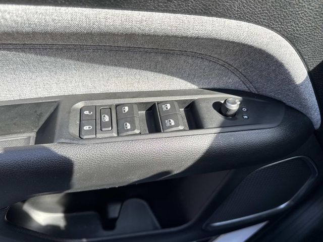 2022 Jeep Compass - Image 21
