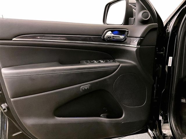 2020 Jeep Grand Cherokee Overland Black at Auto Express Mitsubishi