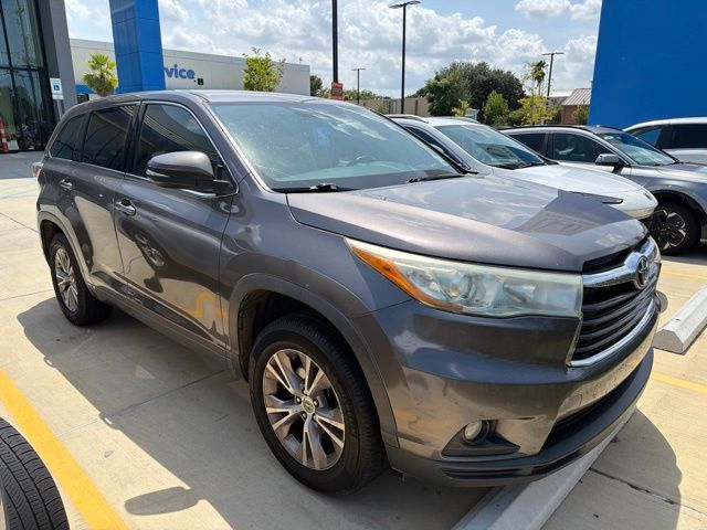 Used 2015 Gray Toyota LE Plus V6 image 3