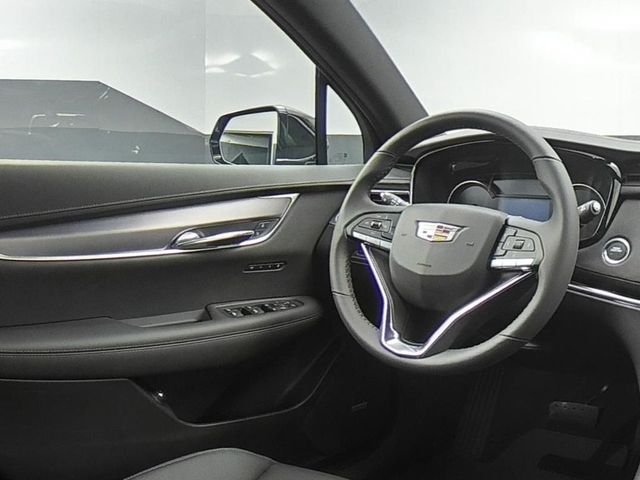 2025 Cadillac XT6 Luxury photo
