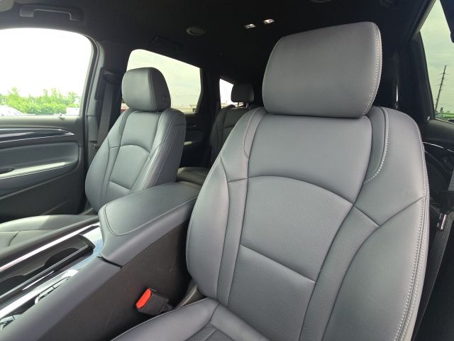 2023 Buick Enclave Essence:C02678
