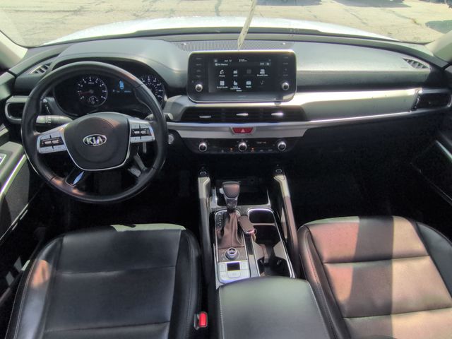 Used 2021 White Kia S image 27