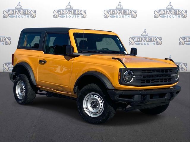 Orange Metallic 2022 Ford Bronco SUV / Crossover Four-Wheel Drive 7-Speed Manual