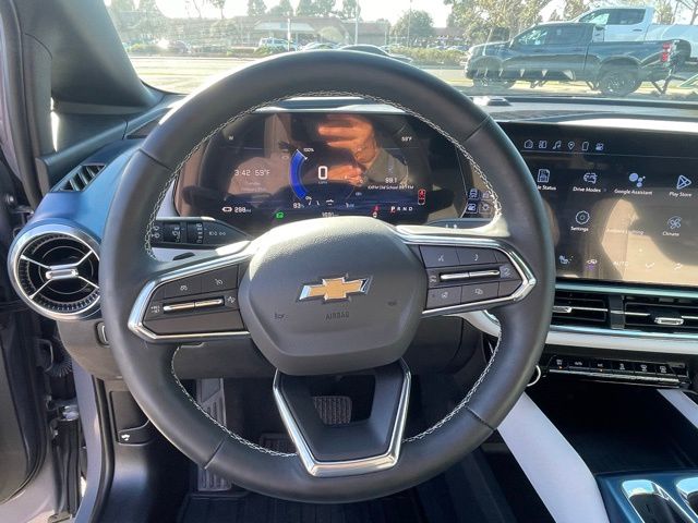 2024 Chevrolet Equinox EV LT photo