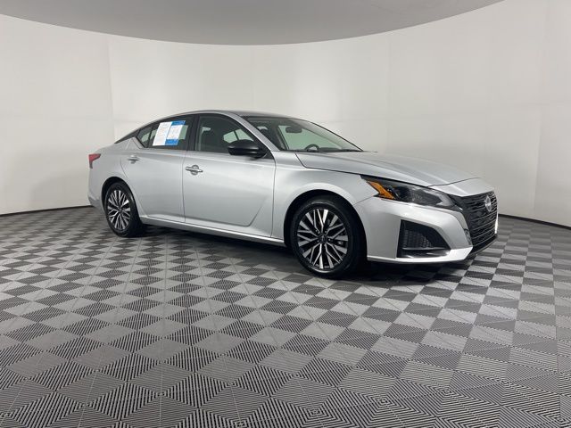 2024 Nissan Altima 2.5 SV 2